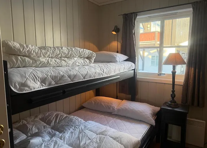 Downtown With Two Bedrooms And 2 Bathrooms *